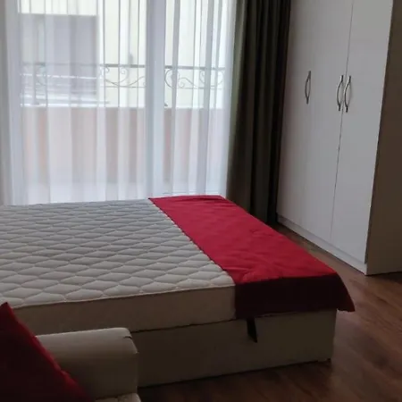 Студия В Комплексе Марвел Делюкс *